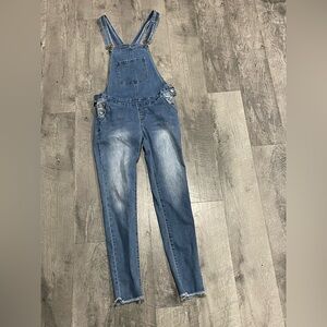 Shein women’s Size Small Denim Overalls Used Good Condition Non Smoker Home